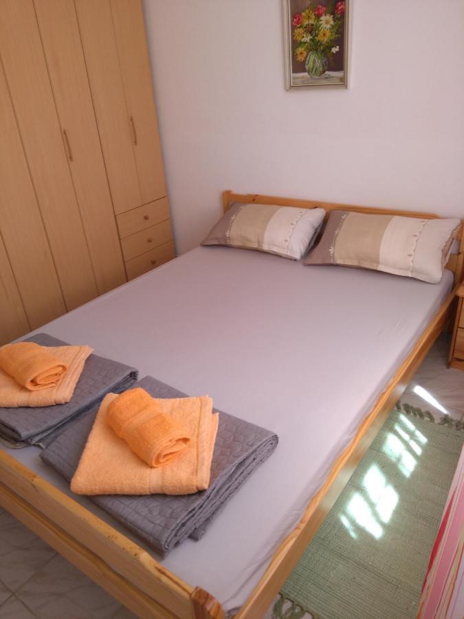 Apartmani Korade Vir Exterior photo