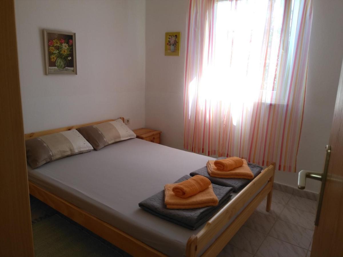 Apartmani Korade Vir Exterior photo