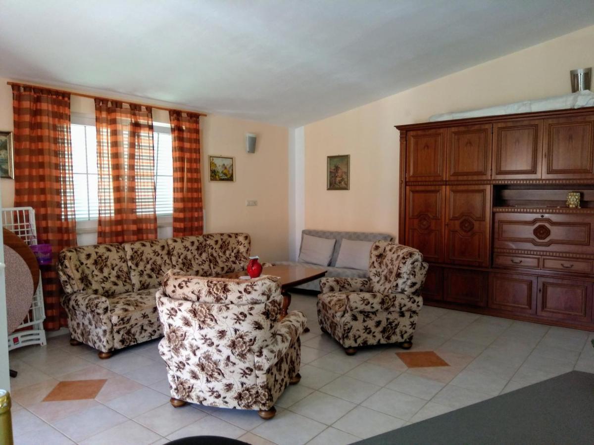 Apartmani Korade Vir Exterior photo