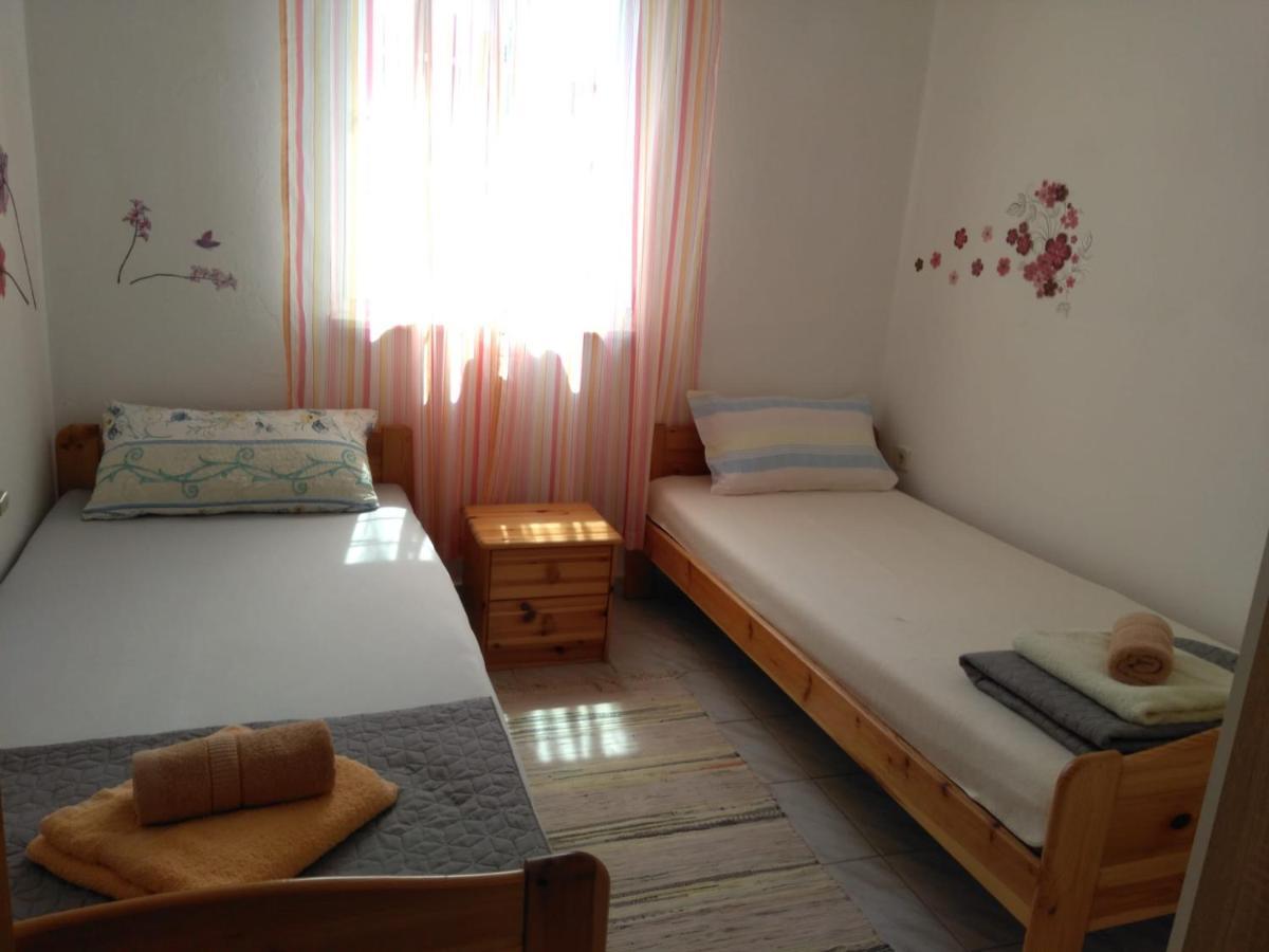 Apartmani Korade Vir Exterior photo