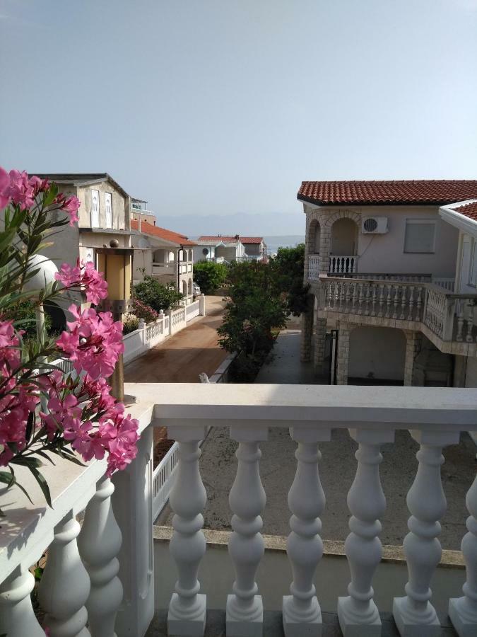 Apartmani Korade Vir Exterior photo