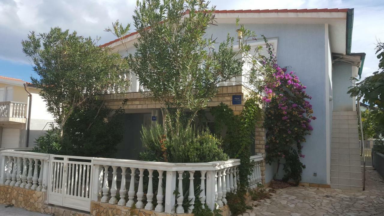 Apartmani Korade Vir Exterior photo